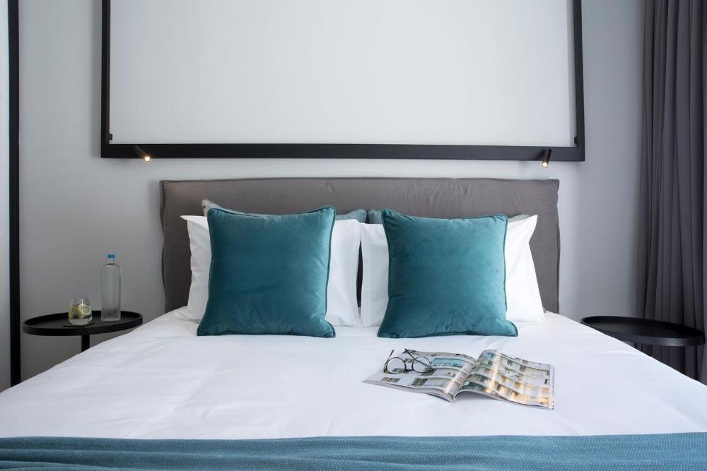 The Alex Monte Kastella, Santikos Collection